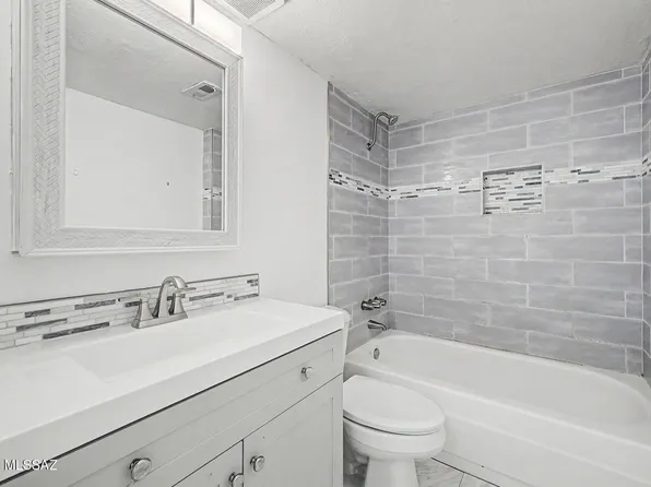 1600 N Wilmot Rd Unit 196, Tucson, AZ 85712