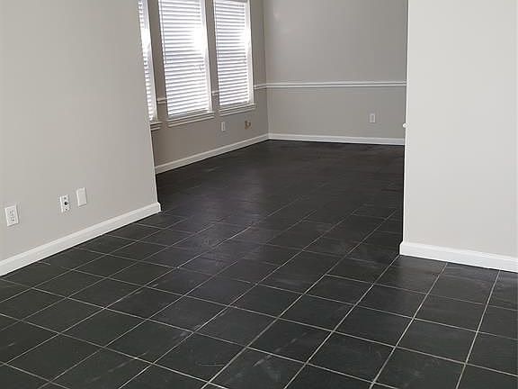 3rd image of 126 Lissa Ln