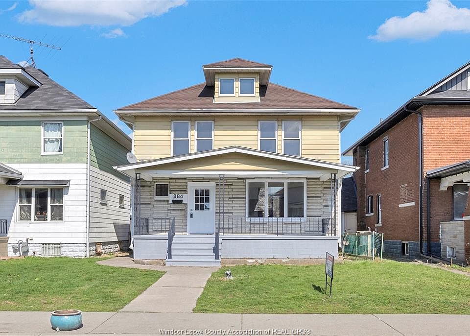 1st image of 884 Moy Ave