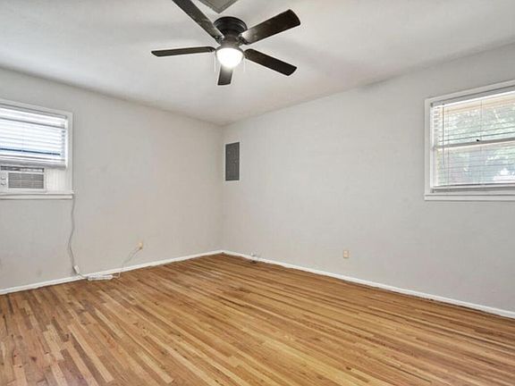 4th image of 801 4th St