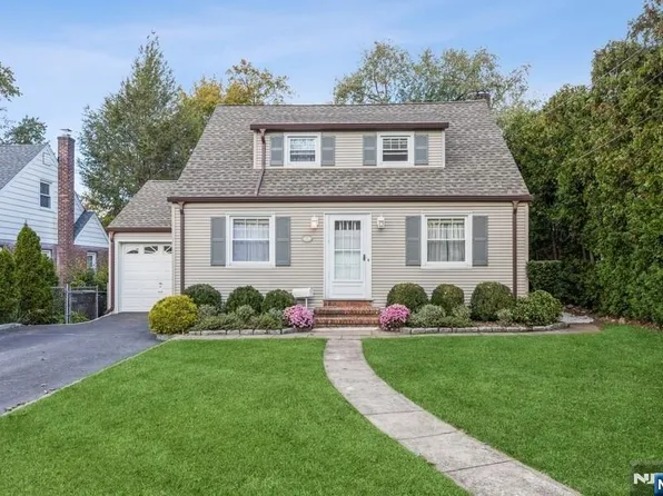 137 Baker Ave, Bergenfield, NJ 07621