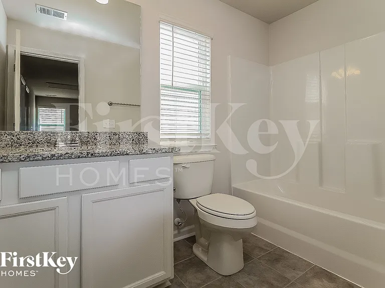 310 Ashborne Ln — Photo 13