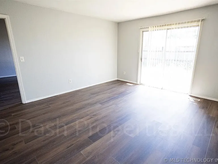5104 S 75th East Ave — Photo 42