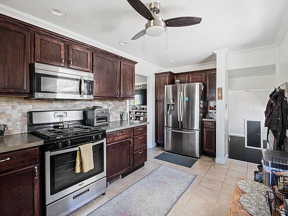 5th image of 611 W 16th St