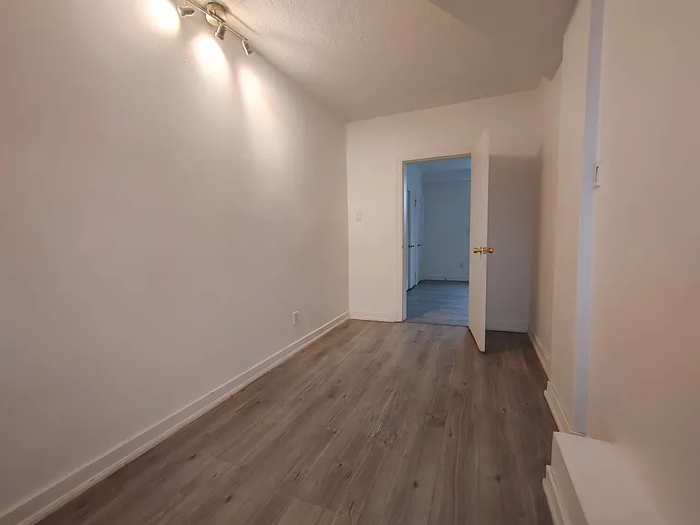 136 Weber St E #8 — Photo 18