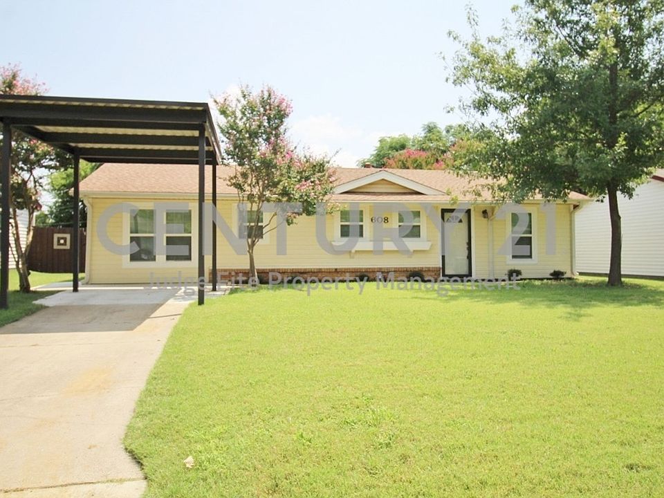 1st image of 608 Livingston Dr