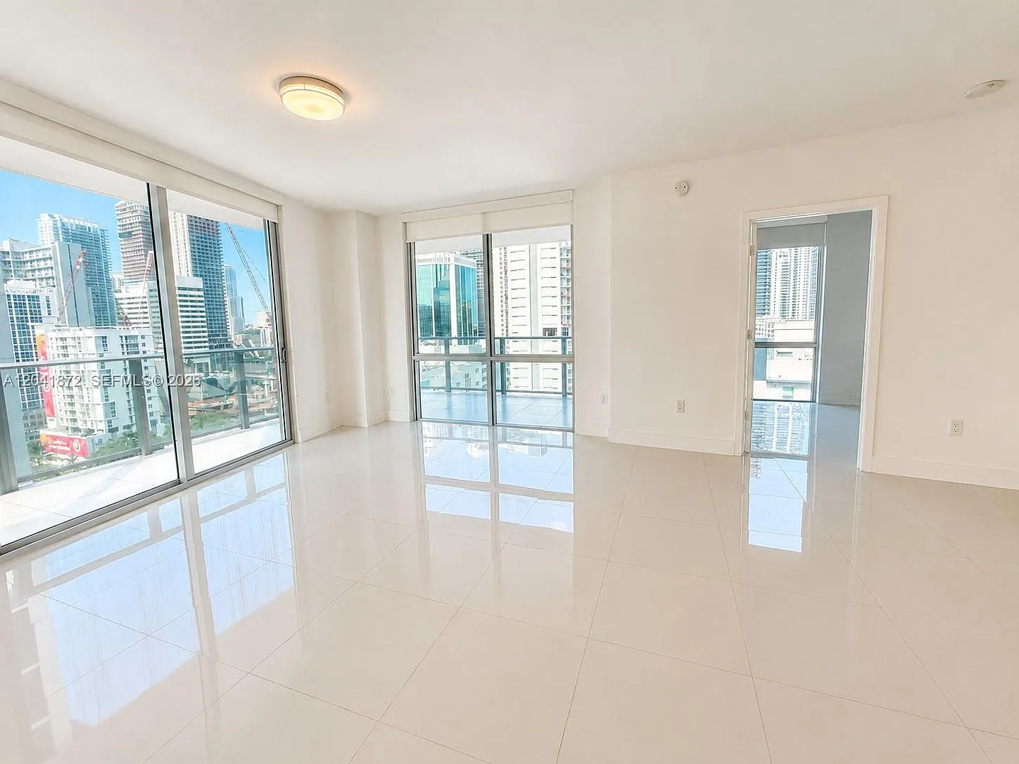 2 bed, 2.5 bath, 1124 sqft, $4,100 — Photo 2