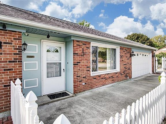 5th image of 230 Lake Forest Dr