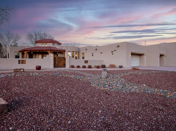 9501 Dancing River Dr NW, Albuquerque, NM 87114