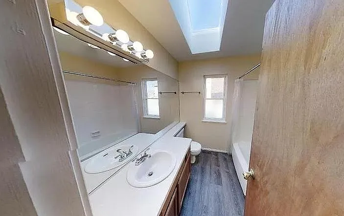 7836 Scarborough Dr — Photo 23