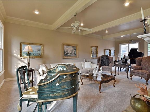 5th image of 4627 S Pinehurst Dr #D