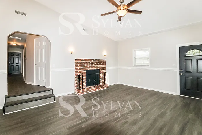 521 Weaver Cir — Photo 3