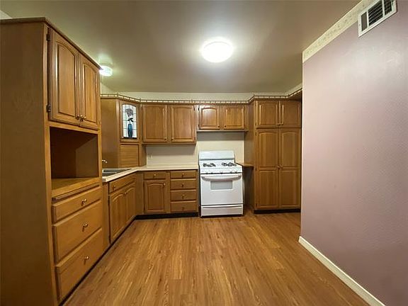 5th image of 10831 Cotillion Dr