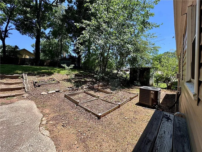 621 Rufus Henderson Dr — Photo 20
