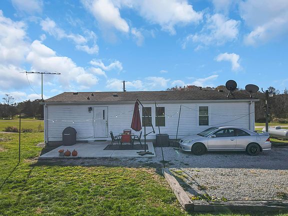 3rd image of 18728 Griffith Rd