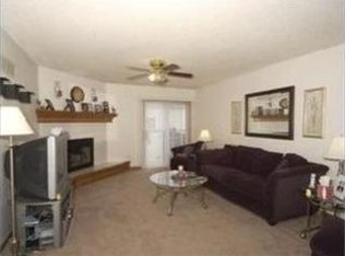 1884 Kingbird Ln, Liberty, MO 64068