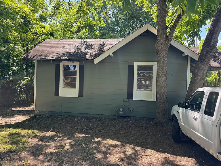 200 W 19th St — Photo 10