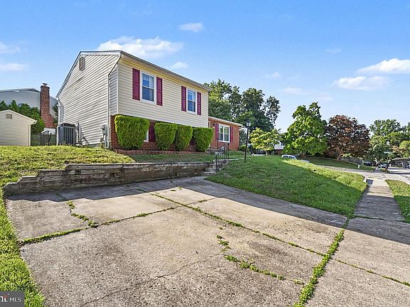 3rd image of 9531 Gunhill Cir