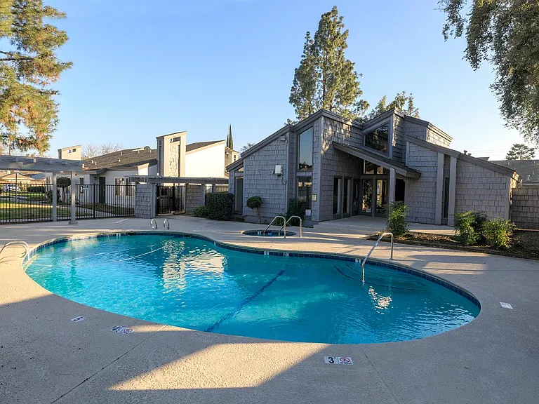 1313 Floyd Ave #122 — Photo 4