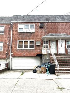 9022 Spritz Rd, Ozone Park, NY, 11417
