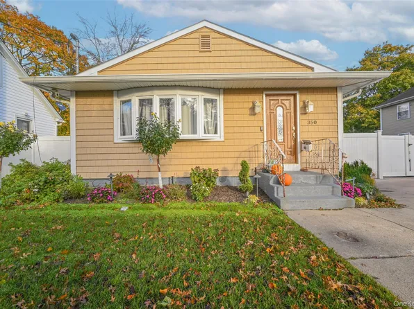350 Sheridan Street, Westbury, NY 11590