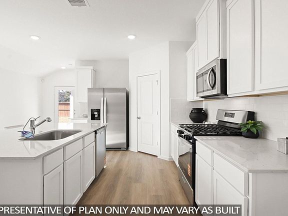 4th image of 256 Elm Spring Dr