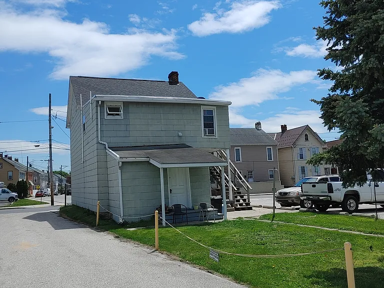 30 E Middle St #2 — Photo 3