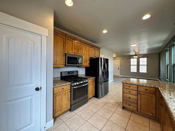 4th image of 10324 S Millerton Dr