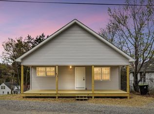 422 S Madison Ave, Pulaski, VA 24301