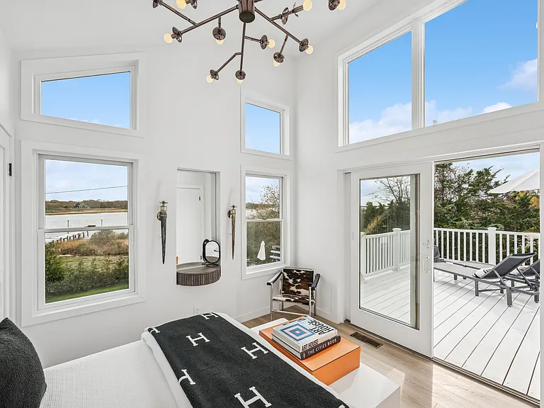 114 Little Neck Rd — Photo 26