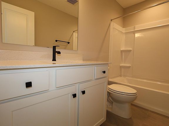 5th image of 320 Cherry Hills Rd