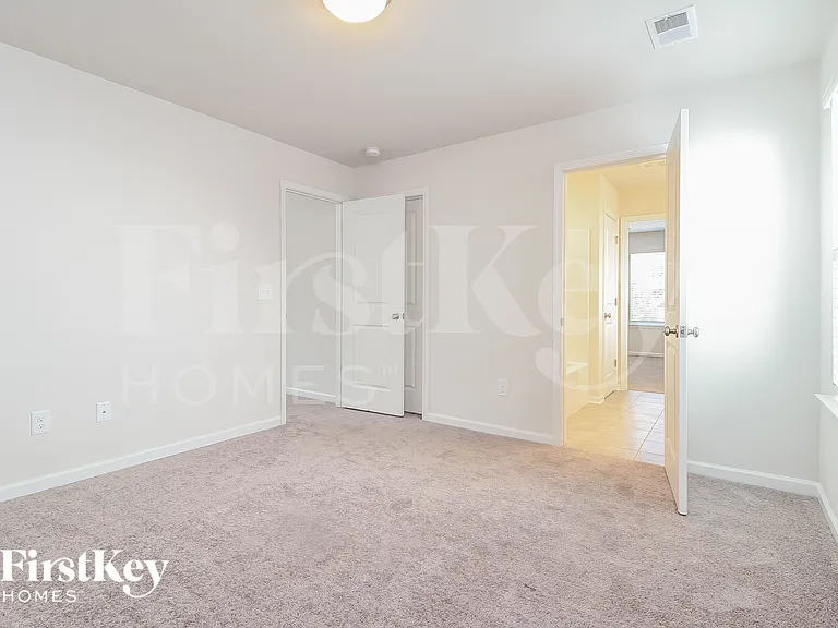 412 Stonefence Dr — Photo 12