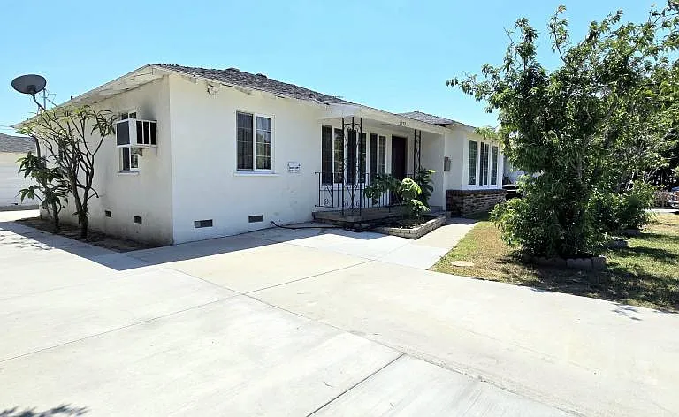 9222 De Adalena St — Photo 5