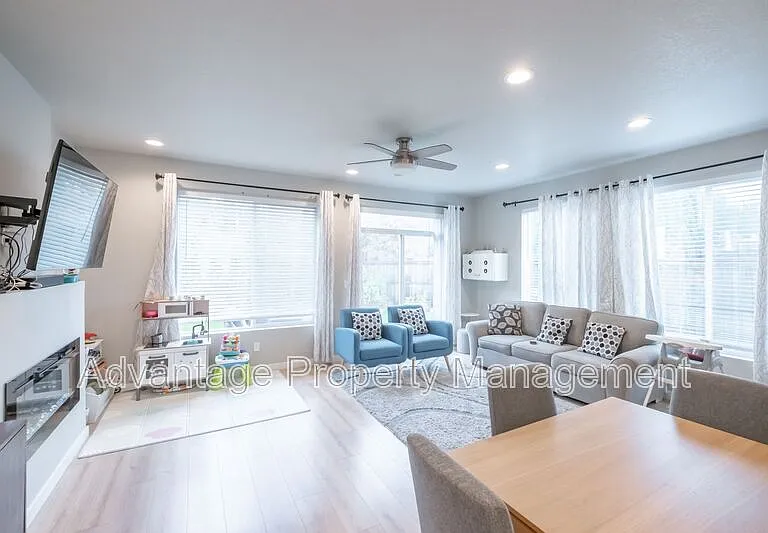 5587 NW Torchcrest Pl — Photo 7