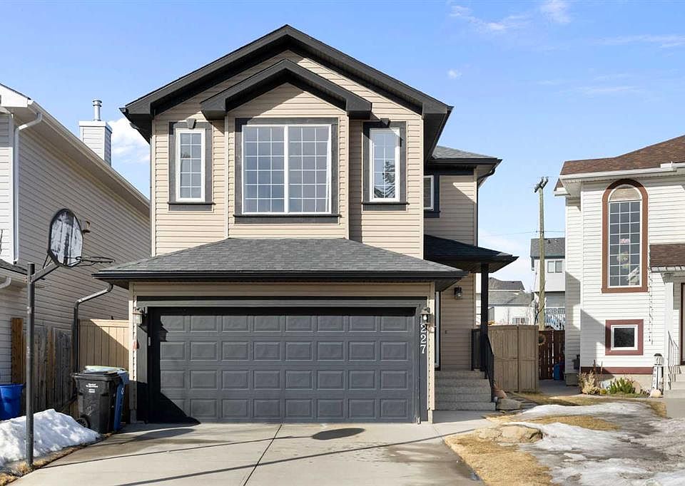 1st image of 227 E Bridlewood Cir SW