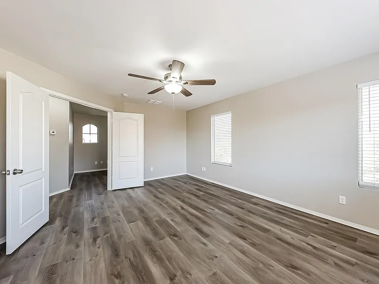 2409 S 90th Gln — Photo 7