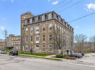 140 W River St #405, Paris, ON N3L3E2