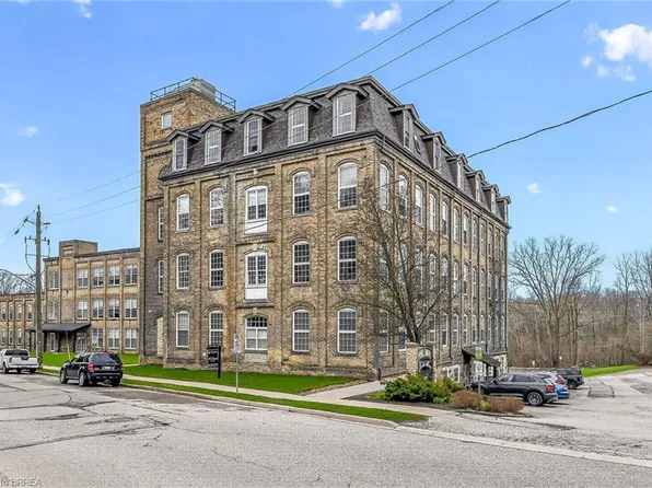 140 W River St #405, Paris, ON N3L 3E2