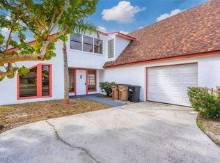 1930 Viscaya Pkwy, Cape Coral, FL 33990