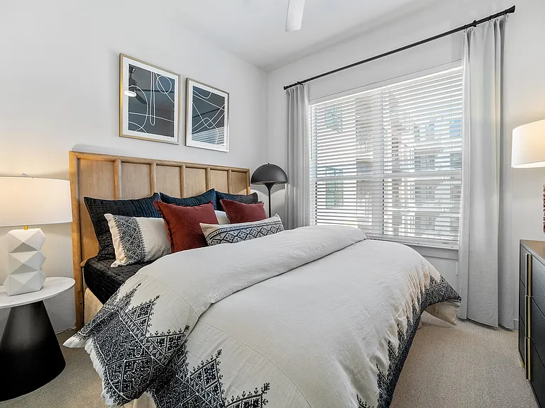 Experience tranquility in this elegantly designed bedroom, perfect for relaxation. Experience tranquility in this elegantly designed bedroom, perfect for relaxation.