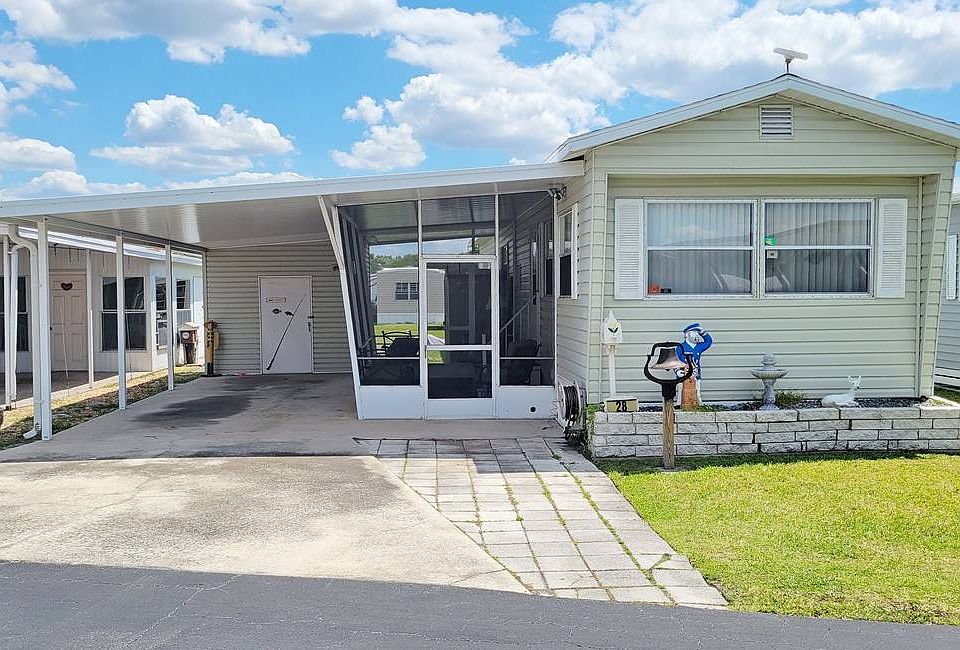 1st image of 28 Henry Dr