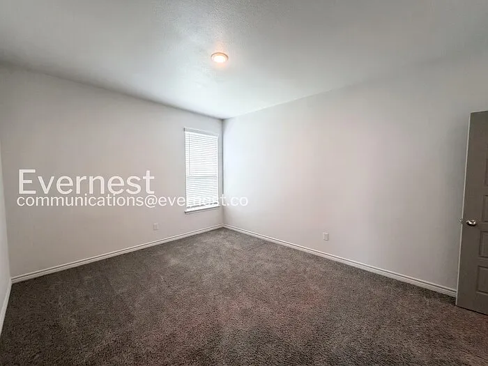 8511 Glade Dr — Photo 16