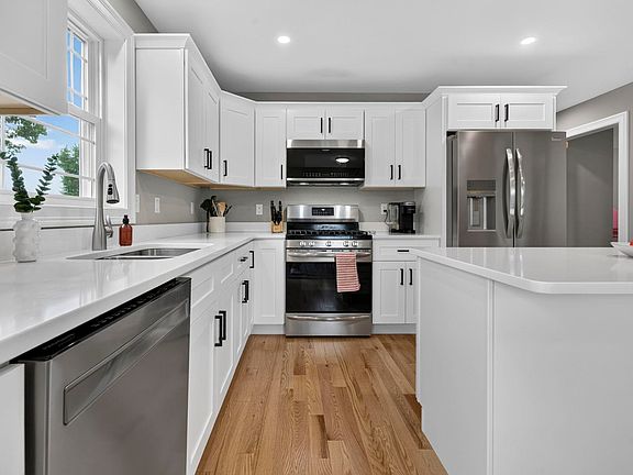 5th image of 20 Woodbury Lane