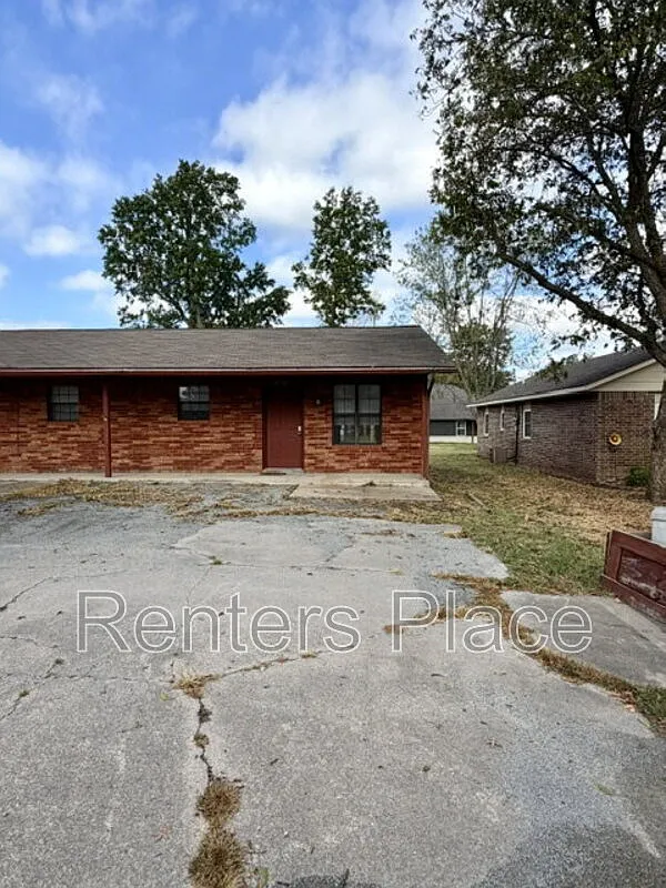 1 bed, 1.0 bath, 607 sqft, $700 — Photo 1