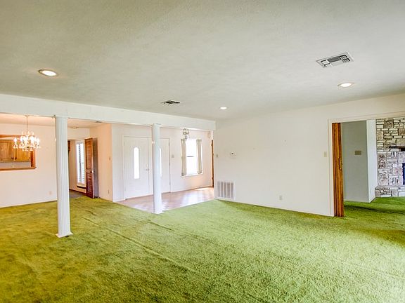 4th image of 386 Englewood Dr