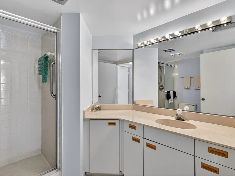 9650 S Ocean Dr #210 — Photo 28