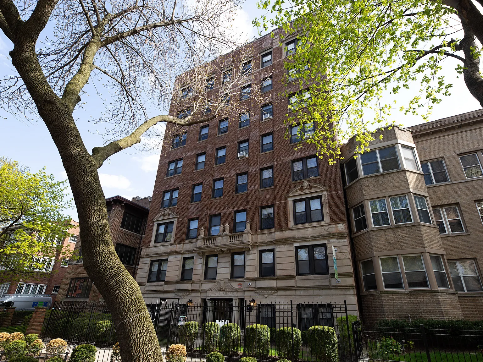 1135 W. Pratt — Photo 1