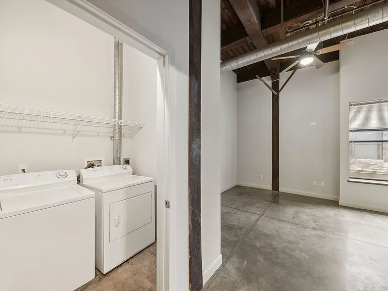 Stadium Loft Apartments — Photo 37