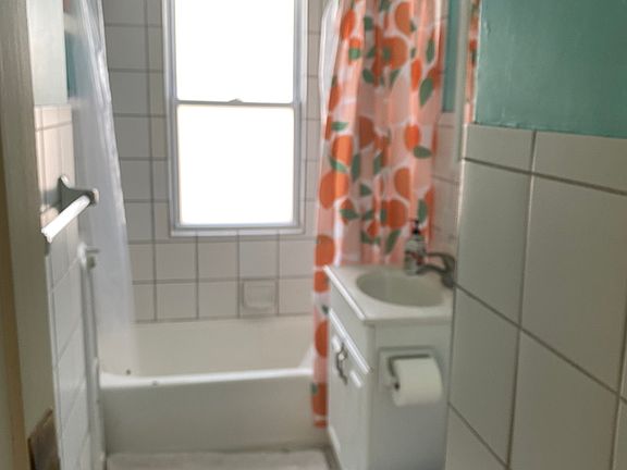 4th image of 1950 Lincoln Ave #2