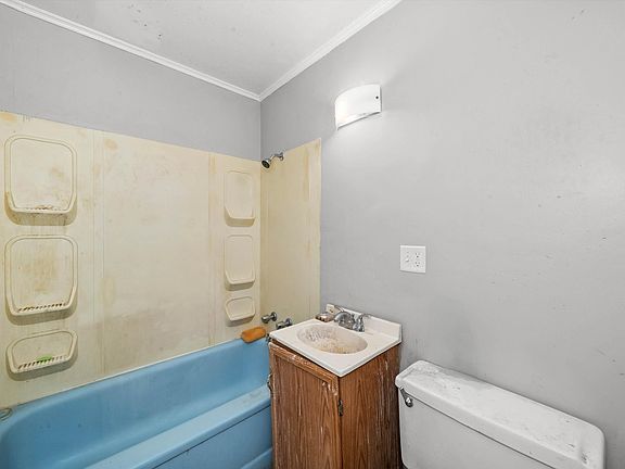 5th image of 327 Osage St